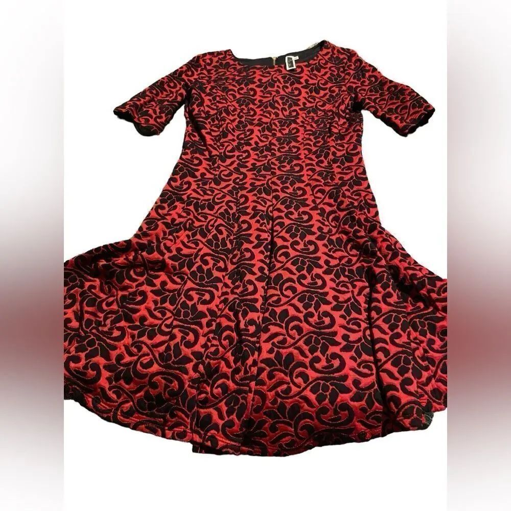 Julian Taylor New York size 12 brocade dress zips up back excellent condition
